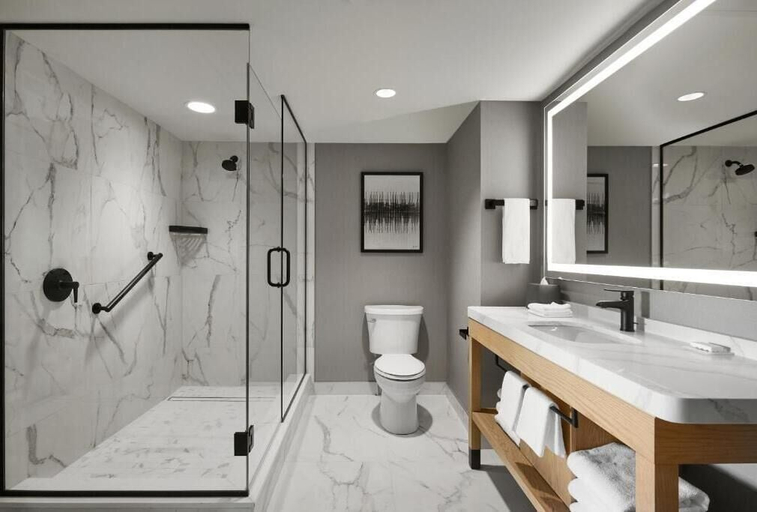 Bathroom 5, Hyatt Place Montreal - Downtown, Montréal