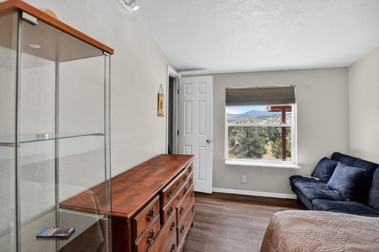 Interior 4, Tehachapi 12-guest Group Escape 5 Bedroom Home, Kern