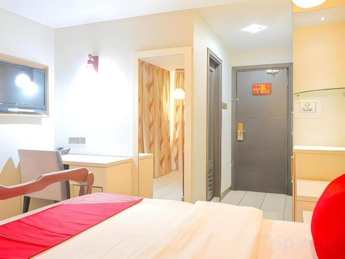Bedroom 2, 900 Inn, Bintulu