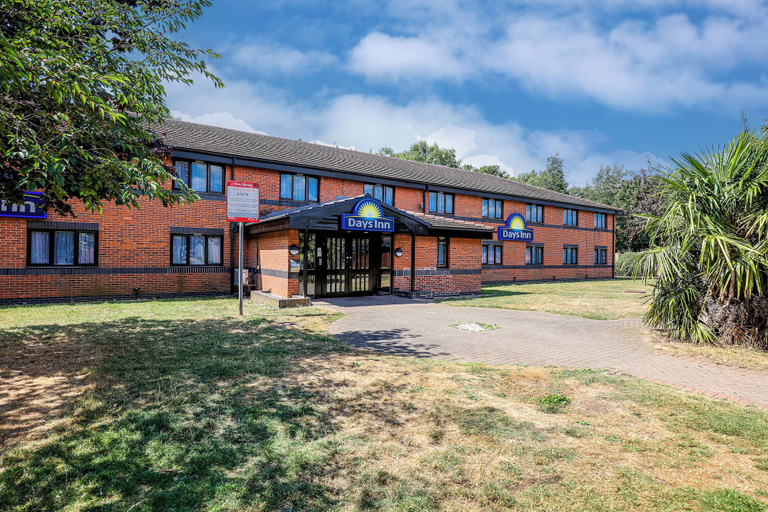 Exterior & Views, Days Inn by Wyndham Warwick North M40, Warwickshire