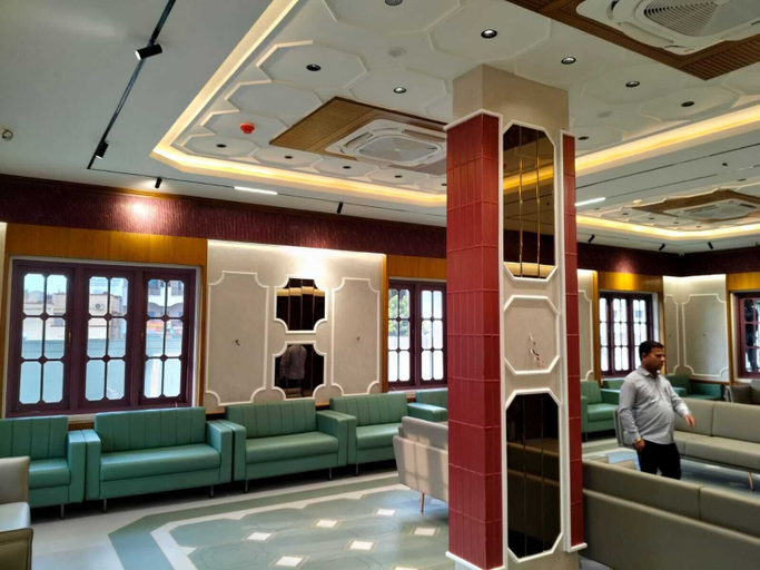 Breakfast area, OPO ESSENTIAL NANDINI, Aurangabad