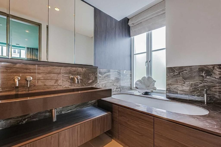 Bathroom 4, Westminster Apartments by DMONTRIO, London