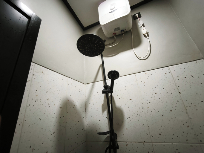 Bathroom 2, Malano Residence, Denpasar