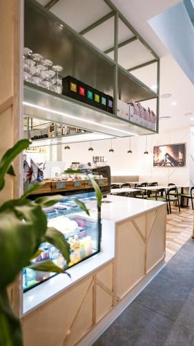 Others 3, Holiday Inn & Suites Sydney Bondi Junction, Sydney