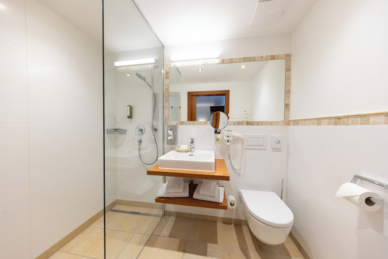 Bathroom 4, Hotel Berner Zell am See, Zell am See