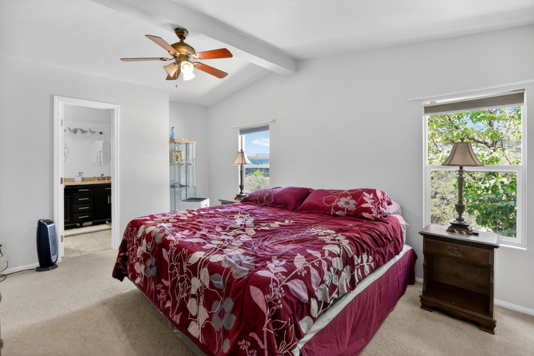 Room 2, Tehachapi 12-guest Group Escape 5 Bedroom Home, Kern