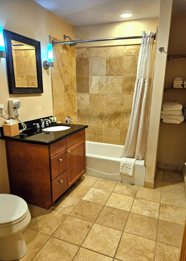 Bathroom 3, Snakedance Condominiums, Taos