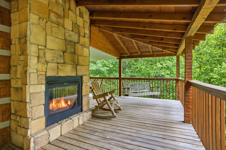 Property grounds 4, Black Bear Hideaway 2 Bedroom Home, Sevier