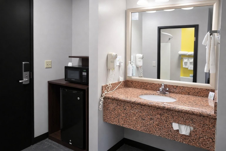 Bathroom 4, Super 8 by Wyndham Salina I-70, Saline