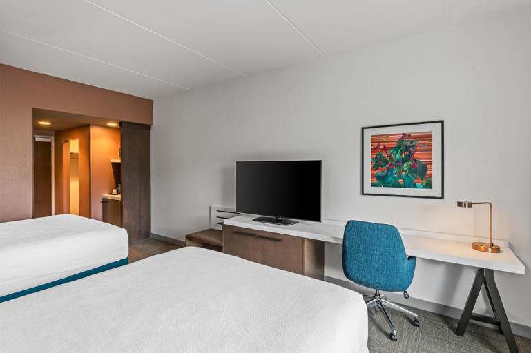 Bedroom 4, Hilton Garden Inn Corning Downtown, Steuben