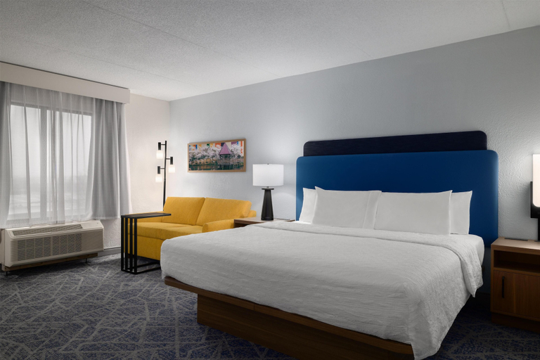 Bedroom 3, Hampton Inn Washington-Dulles Int'l Airport South, Fairfax