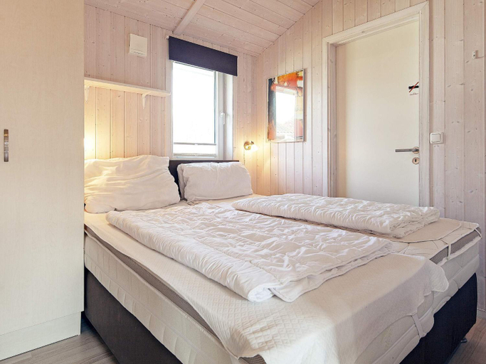 Bedroom 2, 4 person holiday home in GROEMITZ, Ostholstein