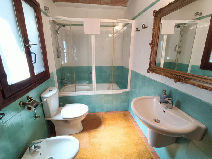 Bathroom 3, Cal Blasi, Tarragona