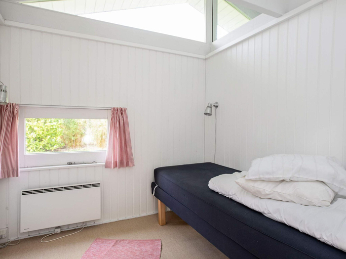 Bedroom 2, 5 Person Holiday Home in Hornbaek, Helsingør