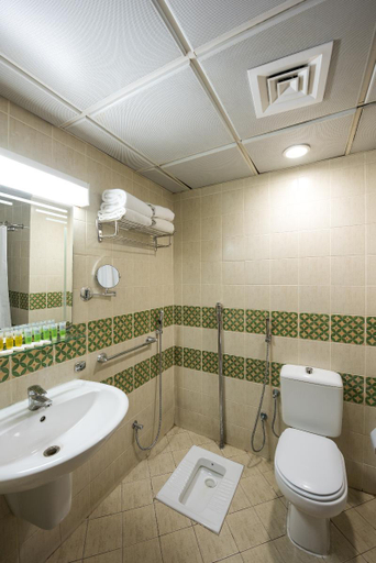 Bathroom 4, Al Mukhtara International Hotel, Al Madinah Al Munawwarah