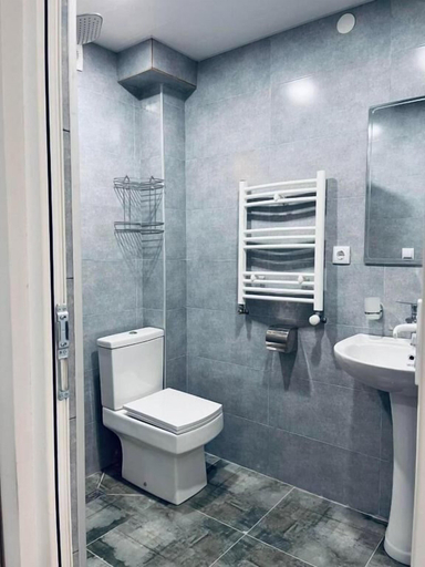 Bathroom 5, Stoneman, Akhaltsikhe