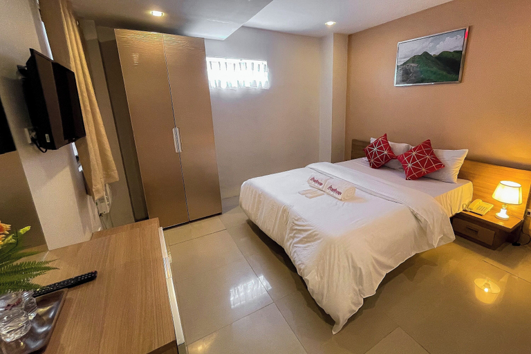Street view, Apihap Hotel, Daraga