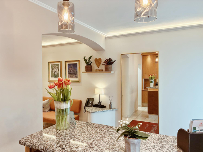 Public Area 2, Hotel Kriemhild am Hirschgarten in Munich-Nymphenburg, München