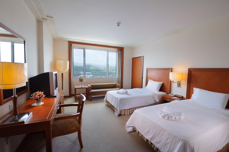 Bedroom 4, Grand Mandarin Betong Hotel, Batong