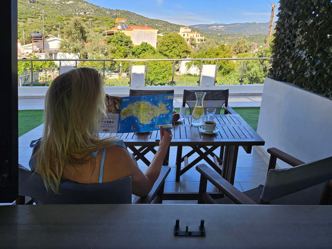 Food & Drinks, Kamara Apartments, North Aegean
