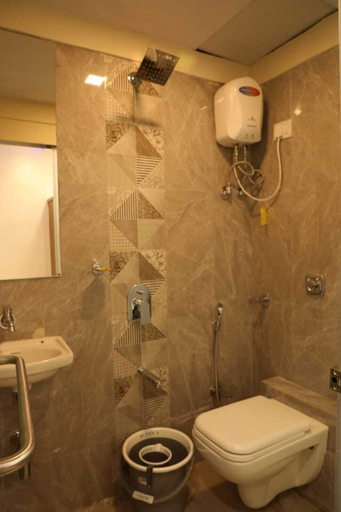 Bathroom 4, Galaxy Inn By Glitz Hotels, Mumbai Suburban