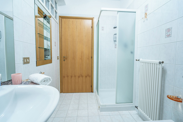 Bathroom 4, Aromatika b&b affittacamere, Ravenna