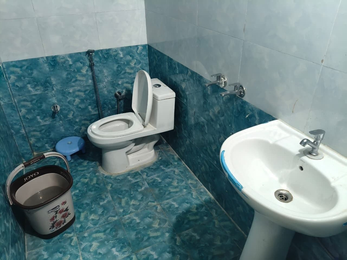 Bathroom 4, Omji - Kalindi Seva Sadan, Uttarkashi