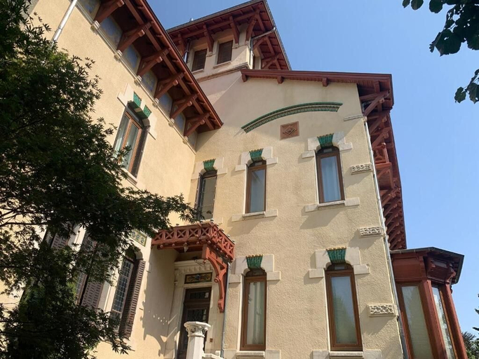 Exterior 5, Le relai des favorites, Rhône