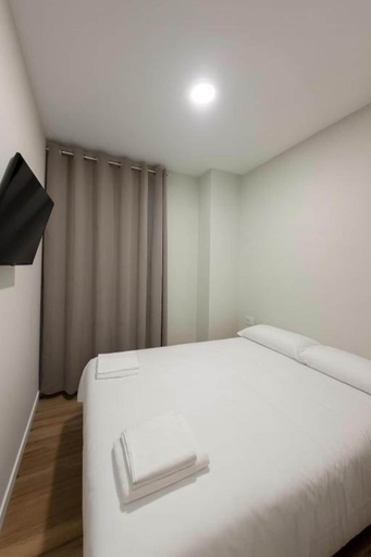 Room 3, Hostal Ramon y Cajal, Madrid