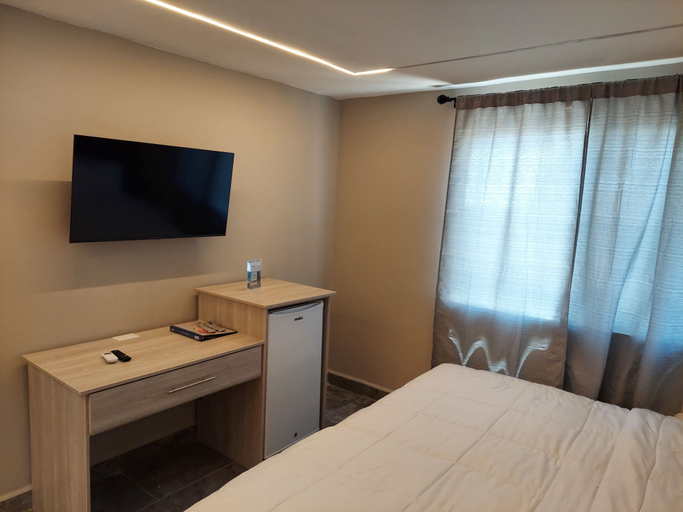 Bedroom 2, Caye Caulker Condos By Barefoot