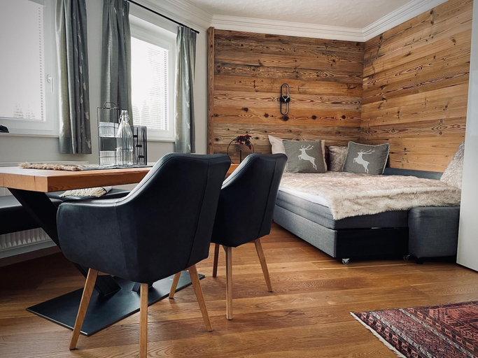 Others 4, Plush Apartment in Neukirchen am Großvenediger near Ski Area, Zell am See