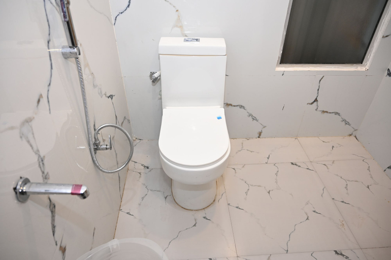 Bathroom 4, Hotel Golden Bliss, Lucknow