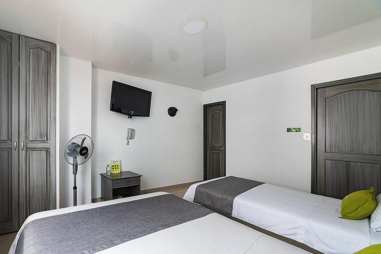 Others 4, Hotel Exito, Dosquebradas