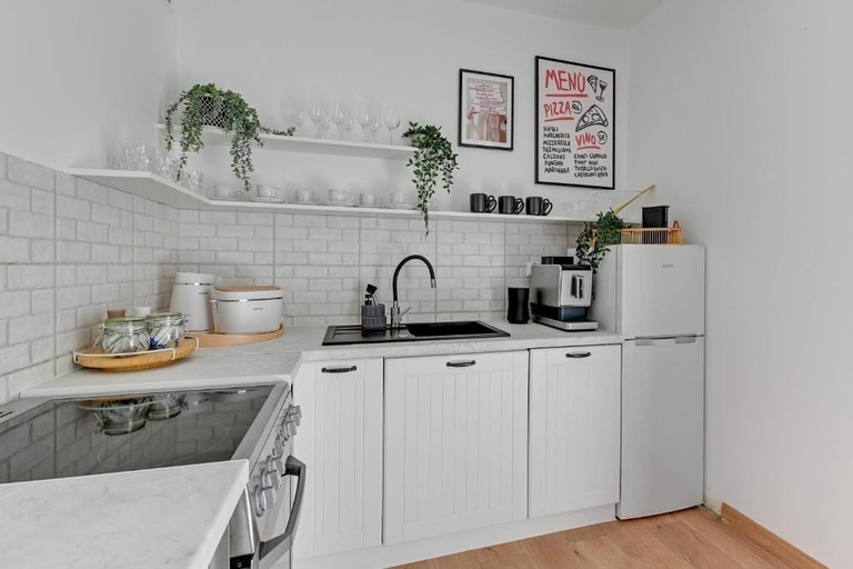Private kitchen 2, Palm Beach Apartments with parking, Gdańsk City