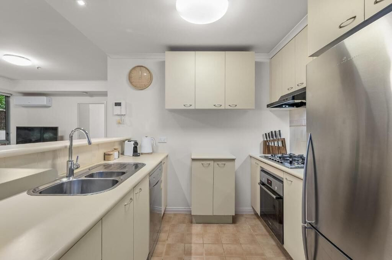 Private kitchen 4, Exclusive Stays - Southbank Towers, Melbourne