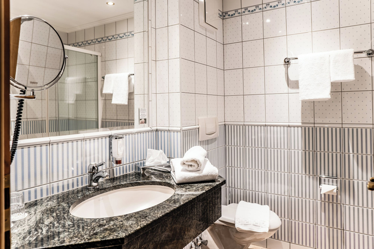 Bathroom 5, Hotel Hubertushof, Salzburg Umgebung