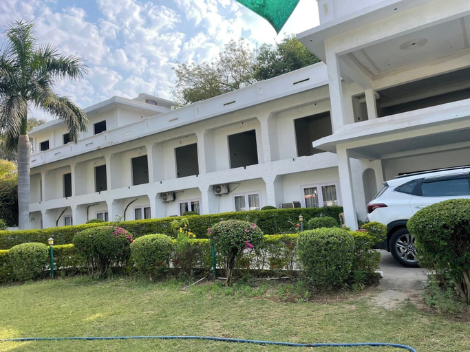 Exterior 2, Hotel Ganesha, Chhatarpur