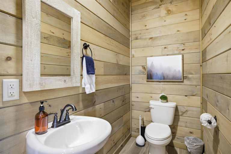 Bathroom 3, Little Bear Lodge 3 Bedroom Cabin by RedAwning, Sevier
