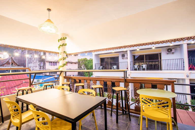 Food & Drinks, Tri's Miracle Kata Beach Side, Pulau Phuket