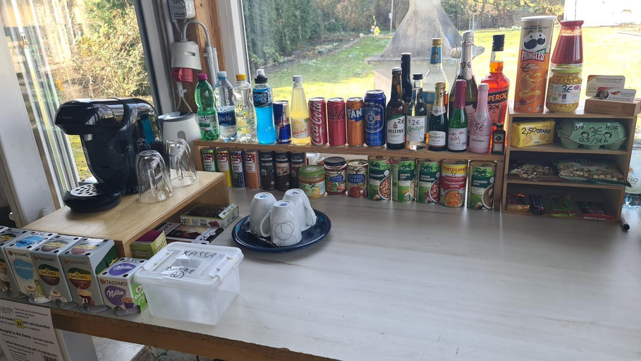 Food & Drinks