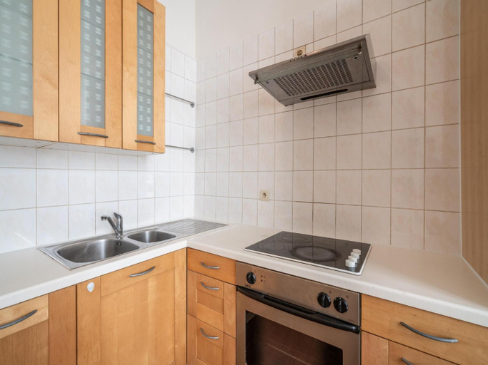 Others 4, Lively City Getaway for 10 Near Meir, Antwerpen