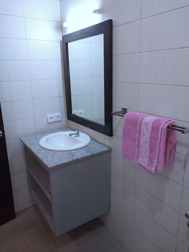 Bathroom 4, Hotel Flamboyan, Badung