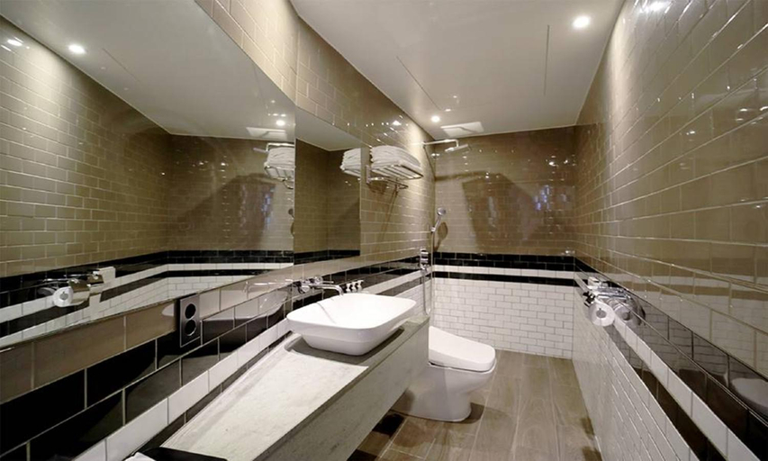 Bathroom 4, Seomyeon Hound Hotel 1st Street, Busanjin