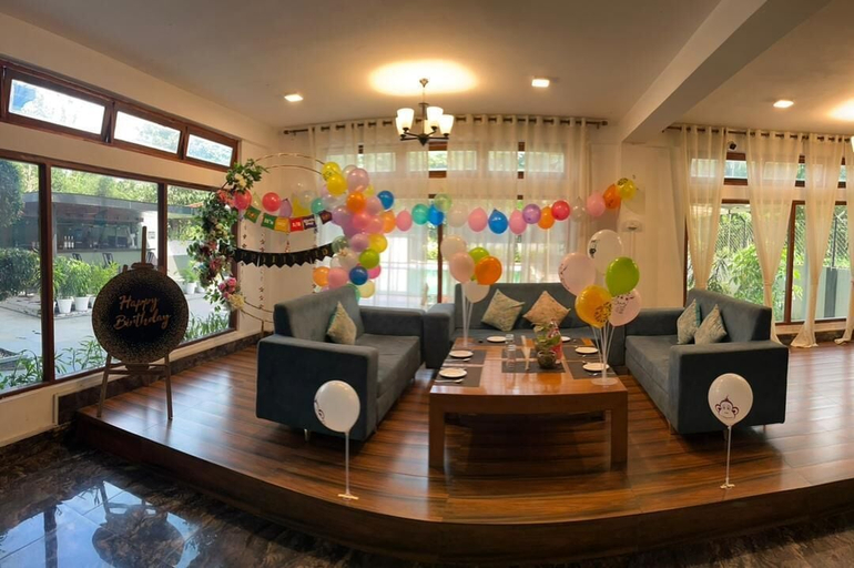 Lobby, Peridott inn, Alipurduar