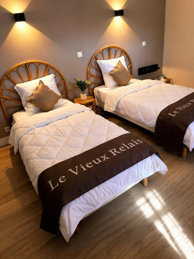 Bedroom, Le VIEUX RELAIS, Nièvre