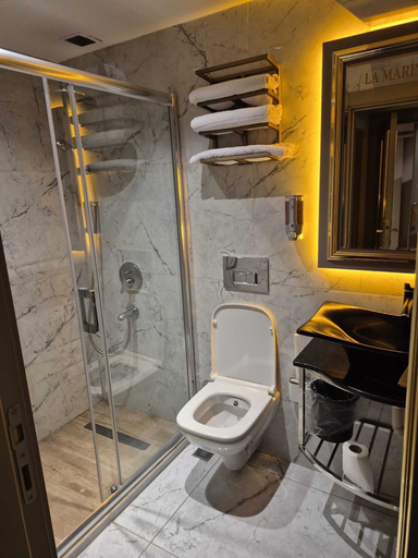 Bathroom 5, Taksim La Marino Hotel, Beyoğlu