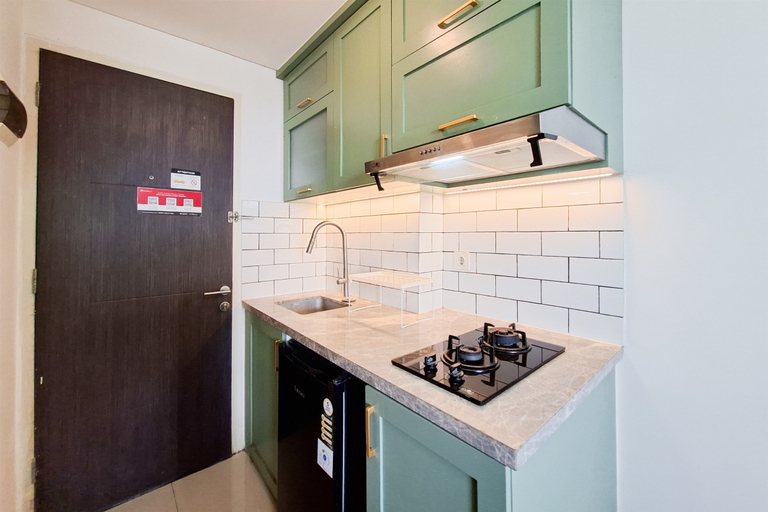 Others 4, Chic Modern Style Studio Apartment at Serpong Garden By Travelio, Tangerang