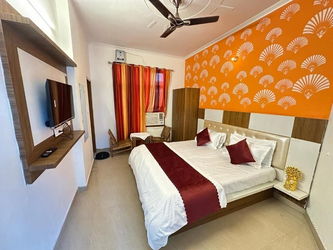 Room 4, Hotel Mist, Chandigarh