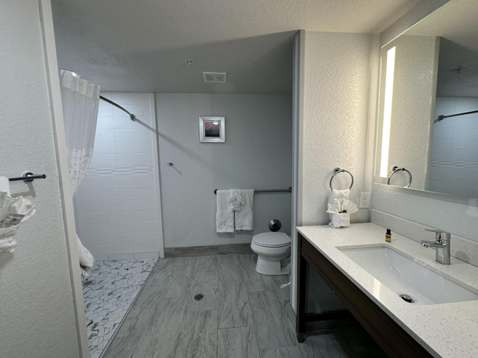 Bathroom 4, Best Western Cheyenne, Laramie