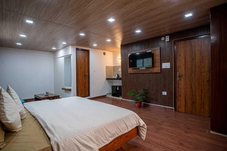 Room 2, Peaks N Pines, Nainital